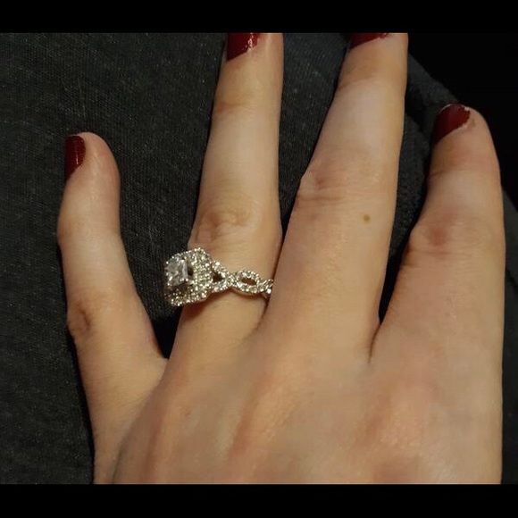 Vera Wang 1 ct twist band engagement ring 14wG - Picture 4 of 6